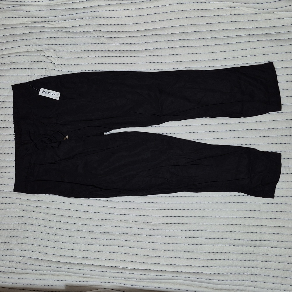 🌼4/$10 - NWT Old Navy silky jogger pants